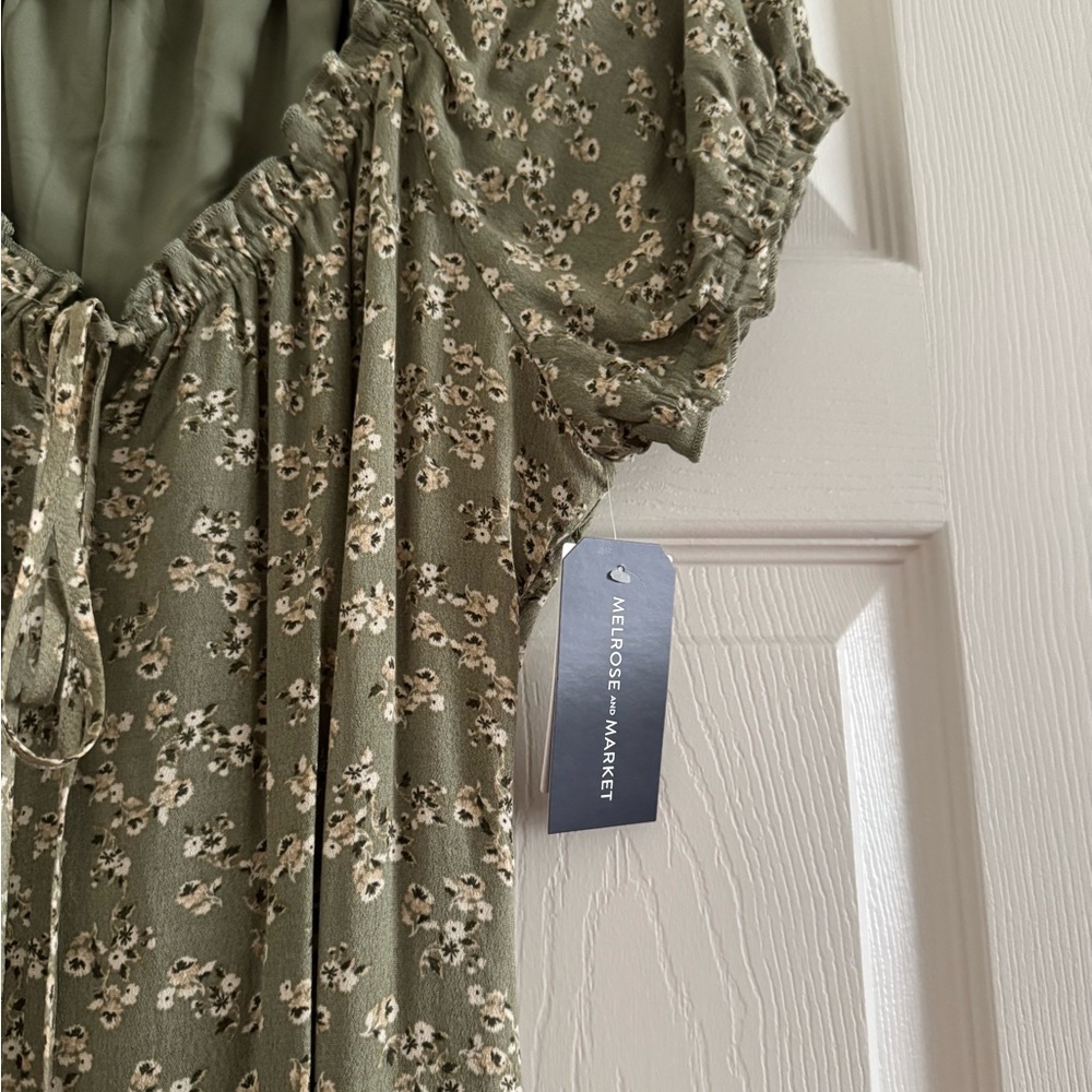 Melrose and Market Green Floral Dress